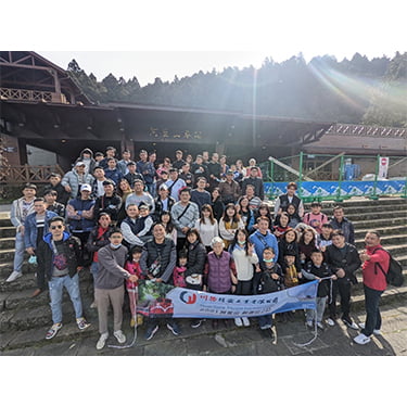 來囉....一年一度員工旅遊放鬆耍廢充電去....